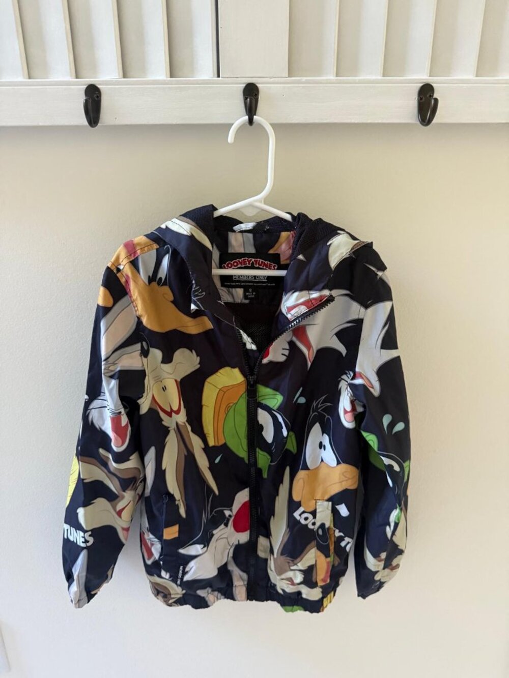 Vintage 90's Members Only Looney Tunes Squad Hooded Windbreaker Jacket Size 8